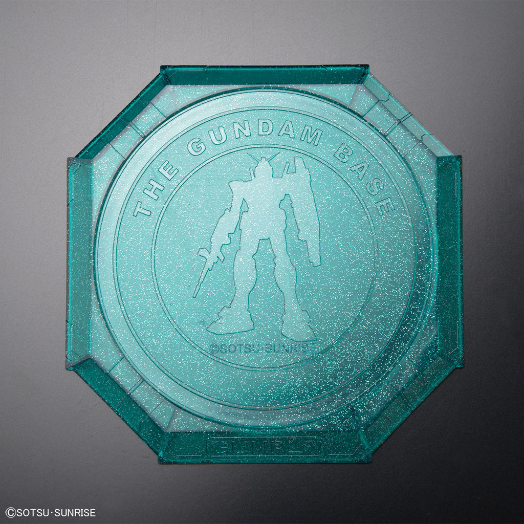 RG 1/144 - Gundam Base Limited - 00 Qan(T) (Trans-Am Clear)-4